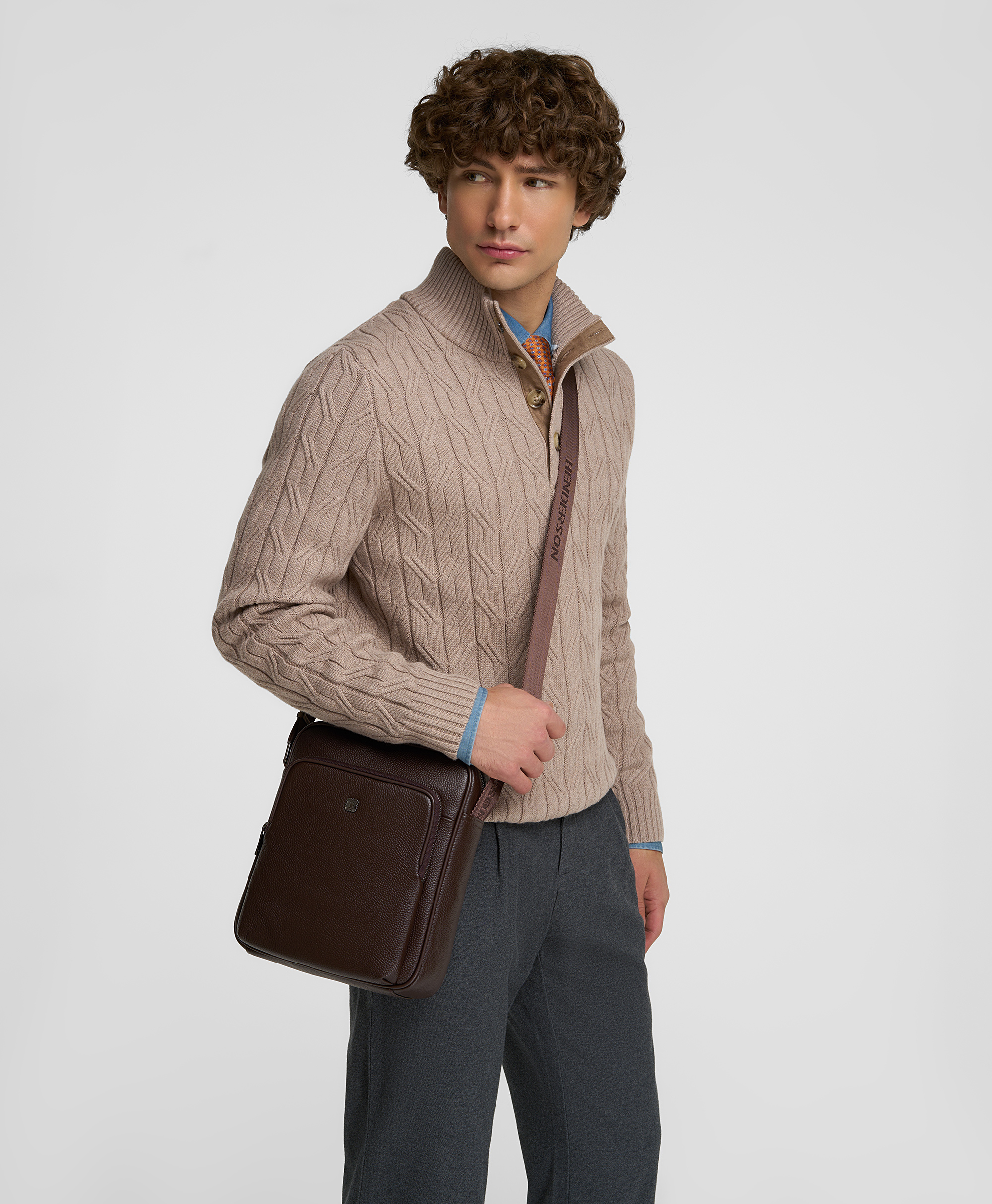 Мессенджер кожаный с RFID-защитой