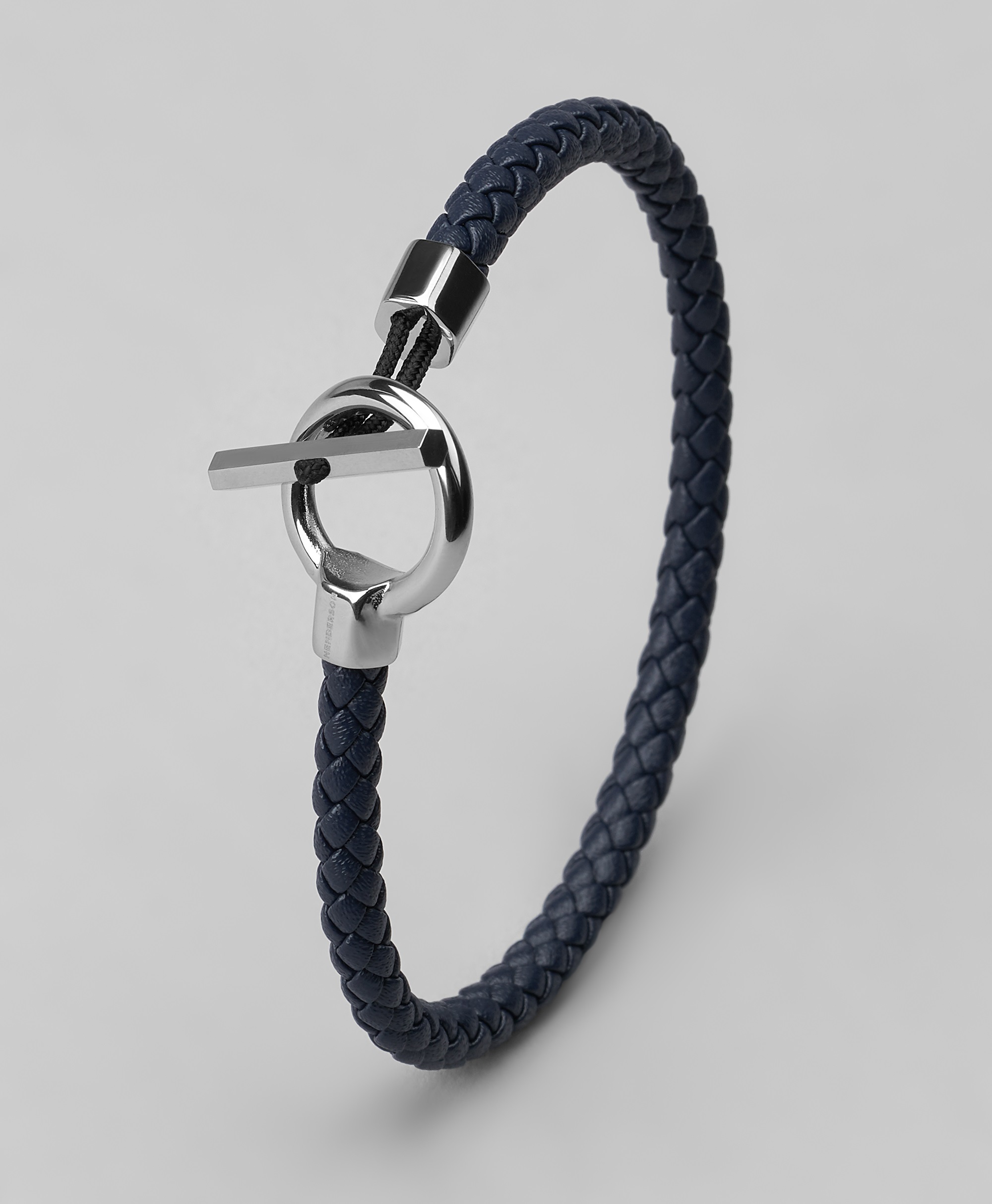 Браслет из кожи плетеный