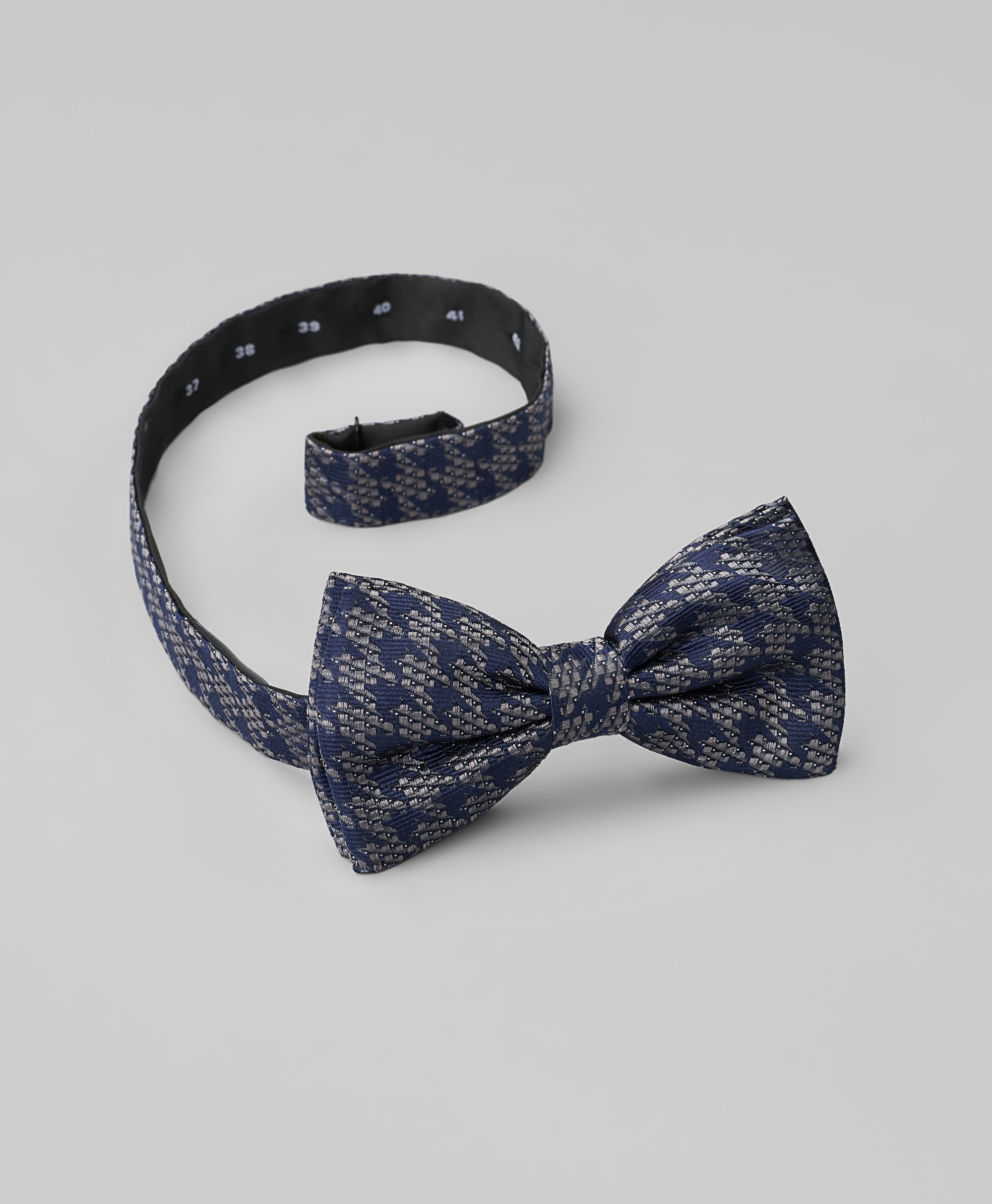 Галстук-бабочка шёлковый жаккардовый на застежке