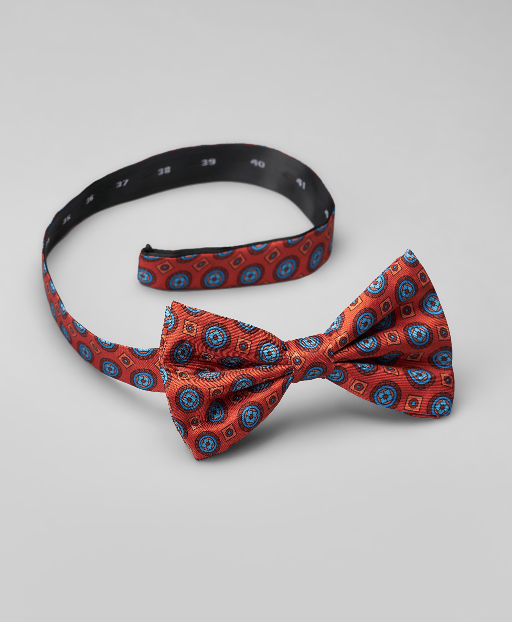 Галстук-бабочка шёлковый на застежке