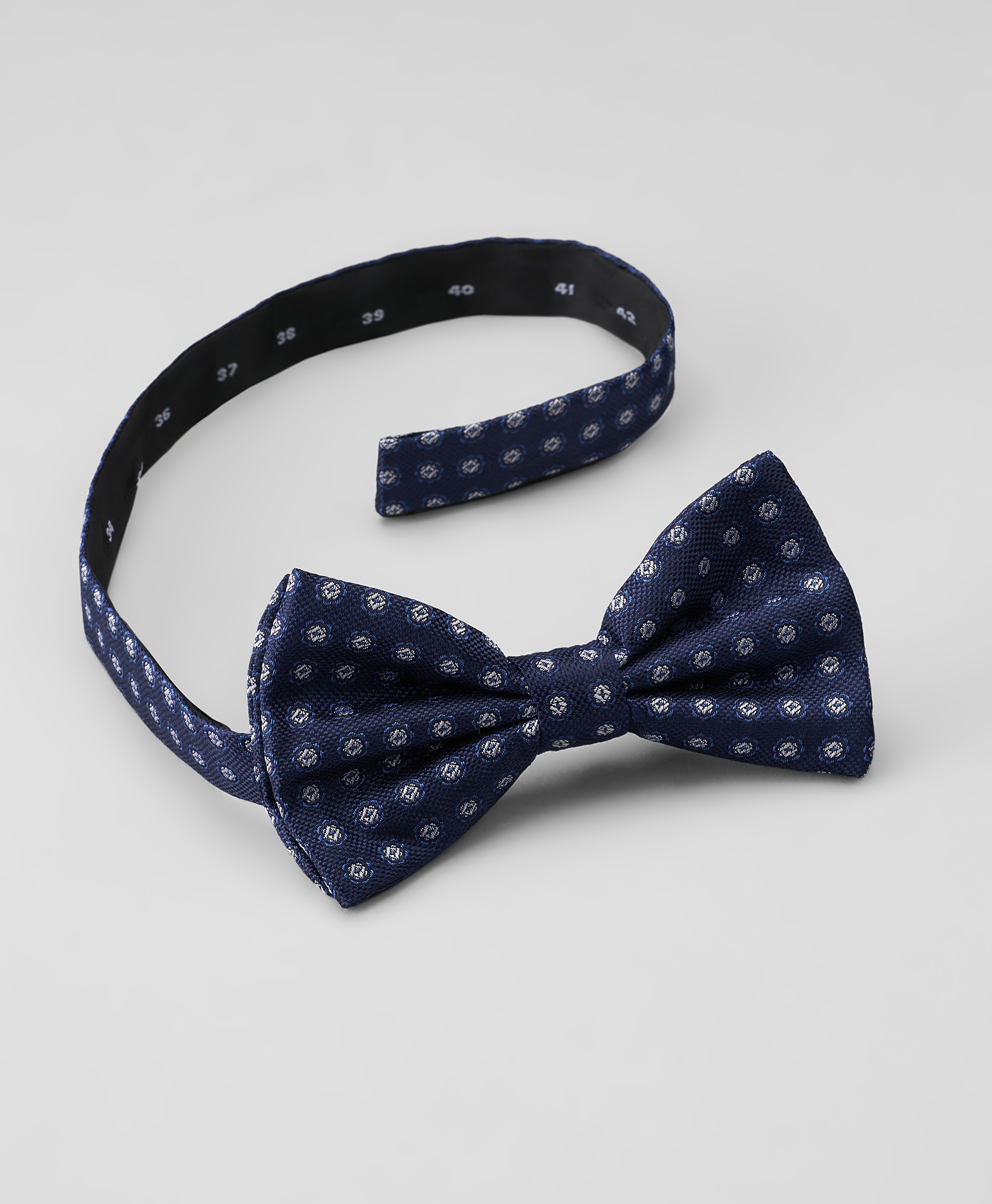 Галстук-бабочка шёлковый жаккардовый на застежке