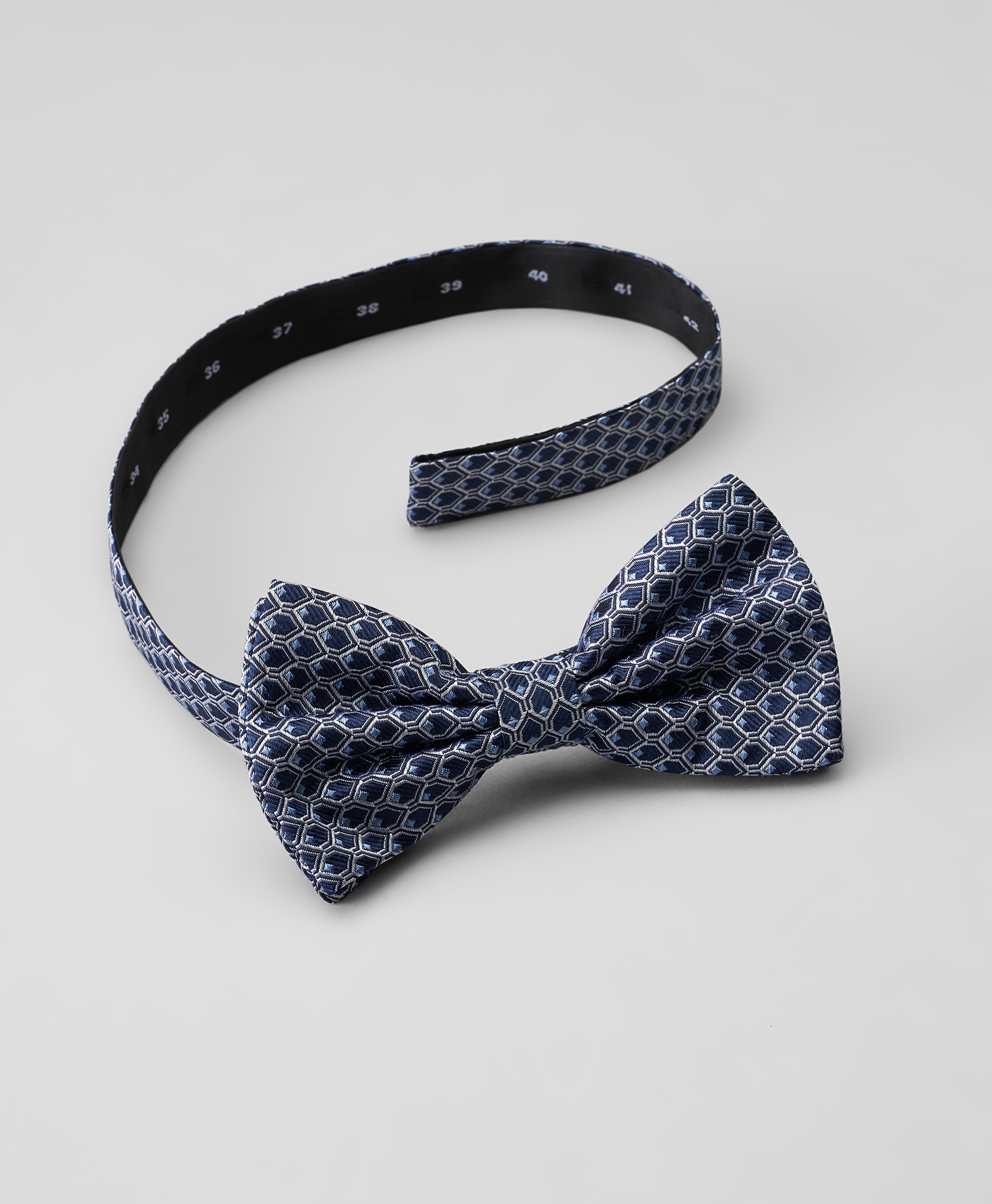 Галстук-бабочка шёлковый жаккардовый на застежке