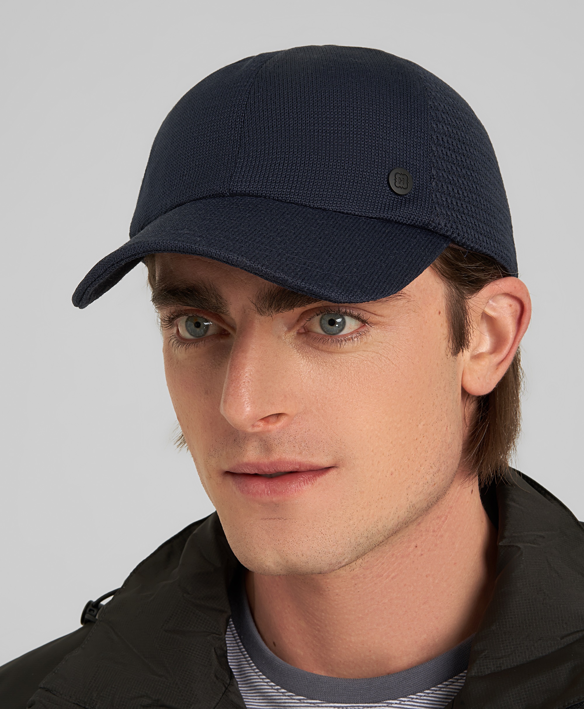 Бейсболка фактурная с имитацией вязки