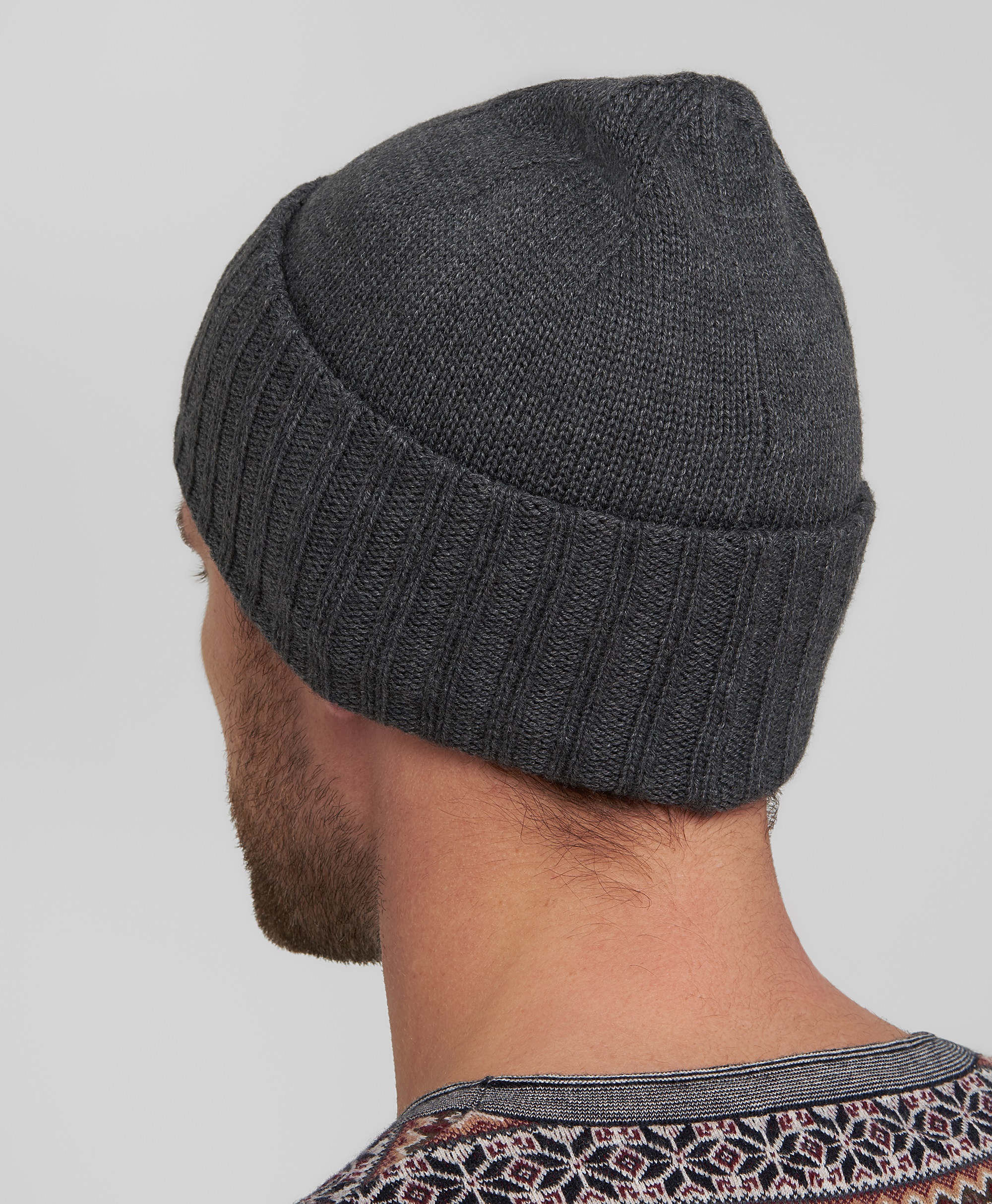 Шапка вязаная