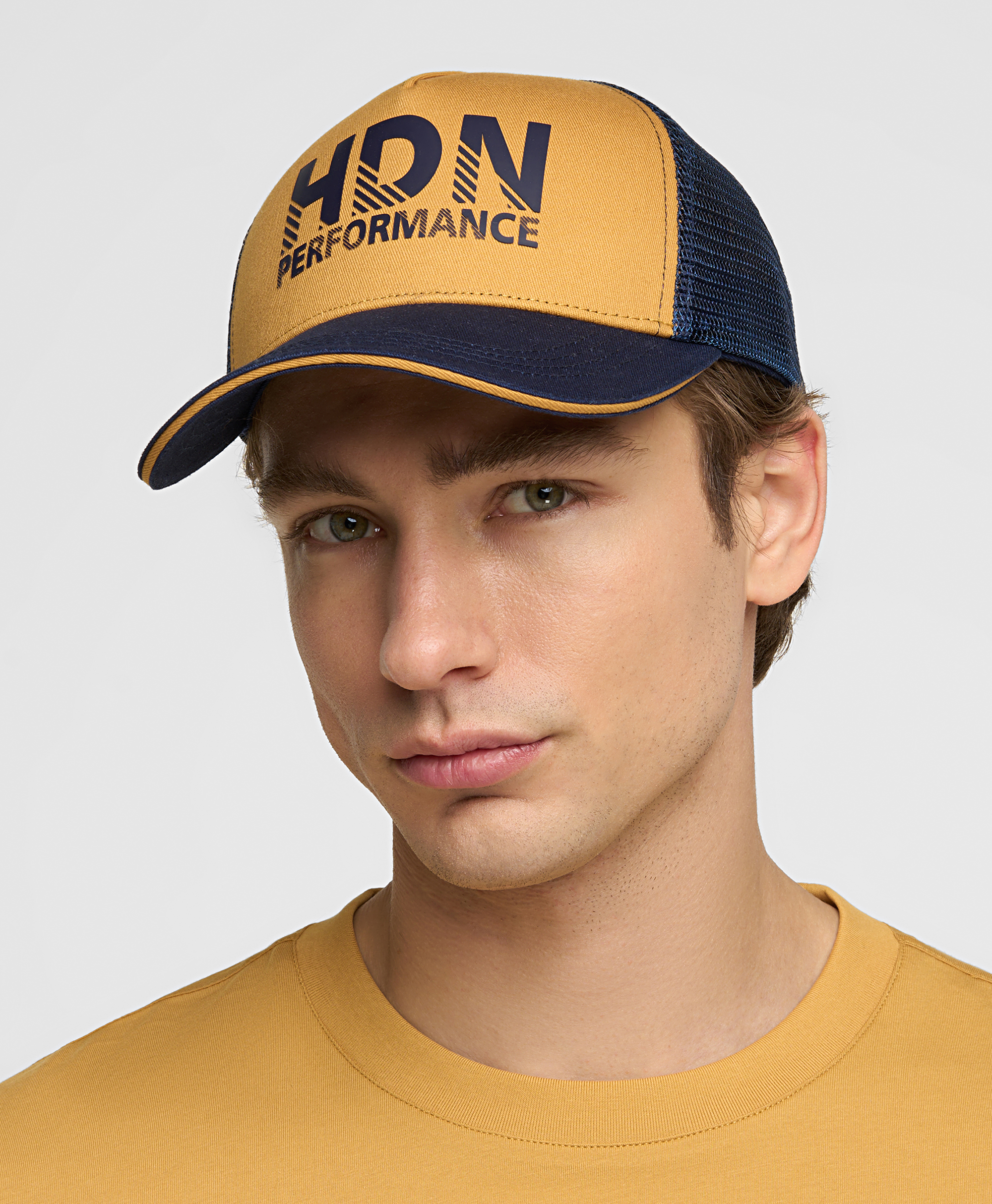 Бейсболка с сеткой