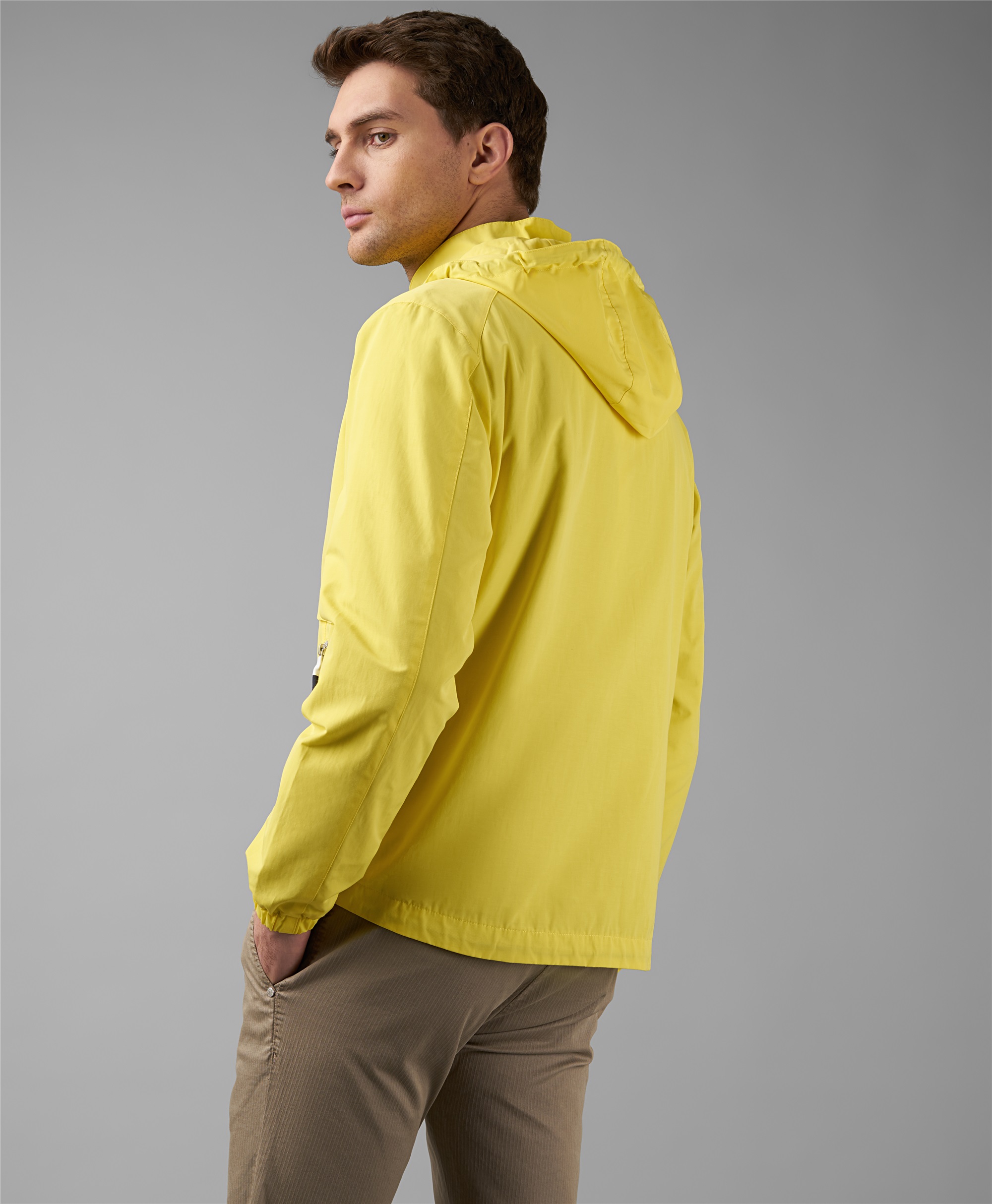 Куртка-ветровка