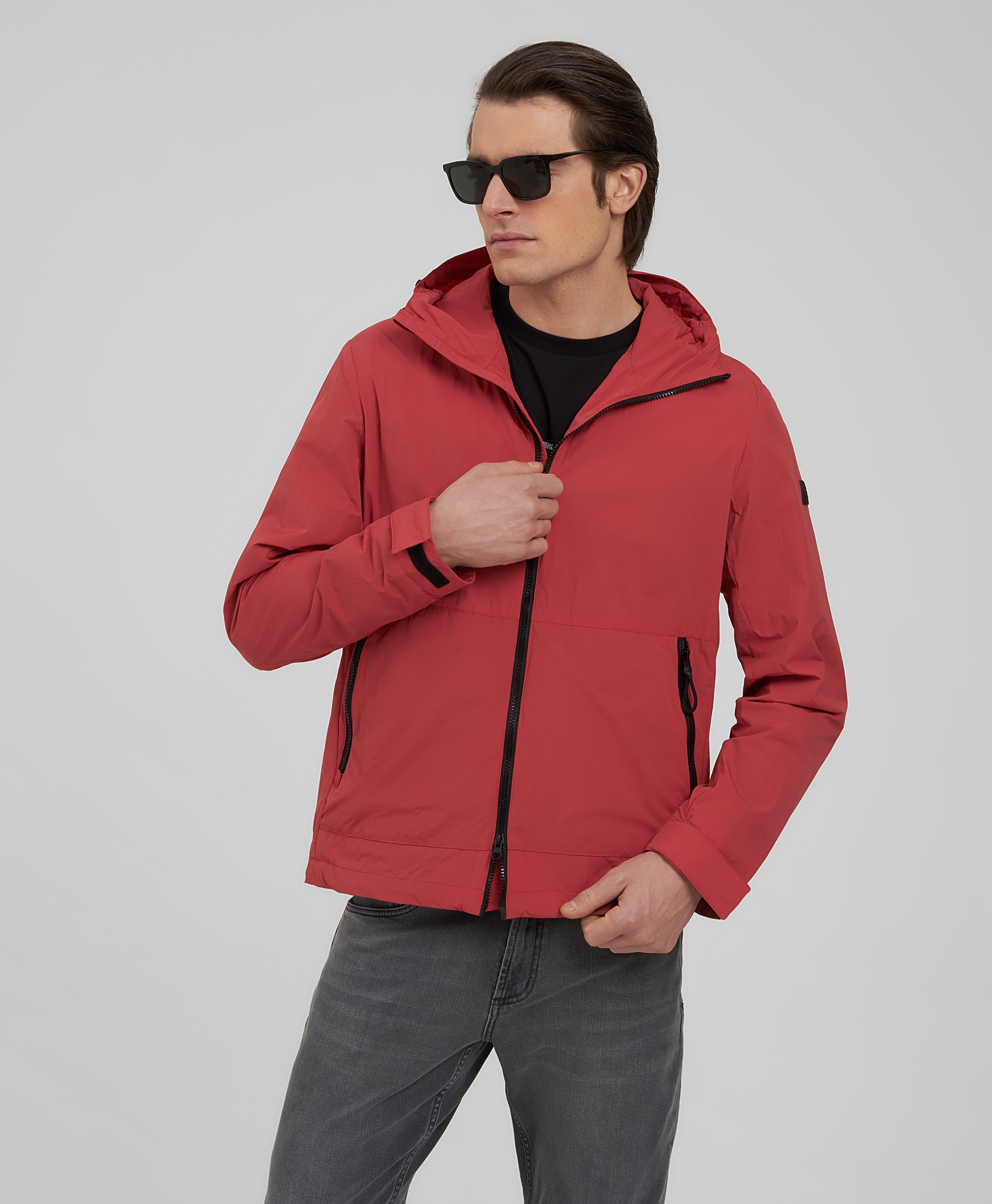 Куртка-ветровка