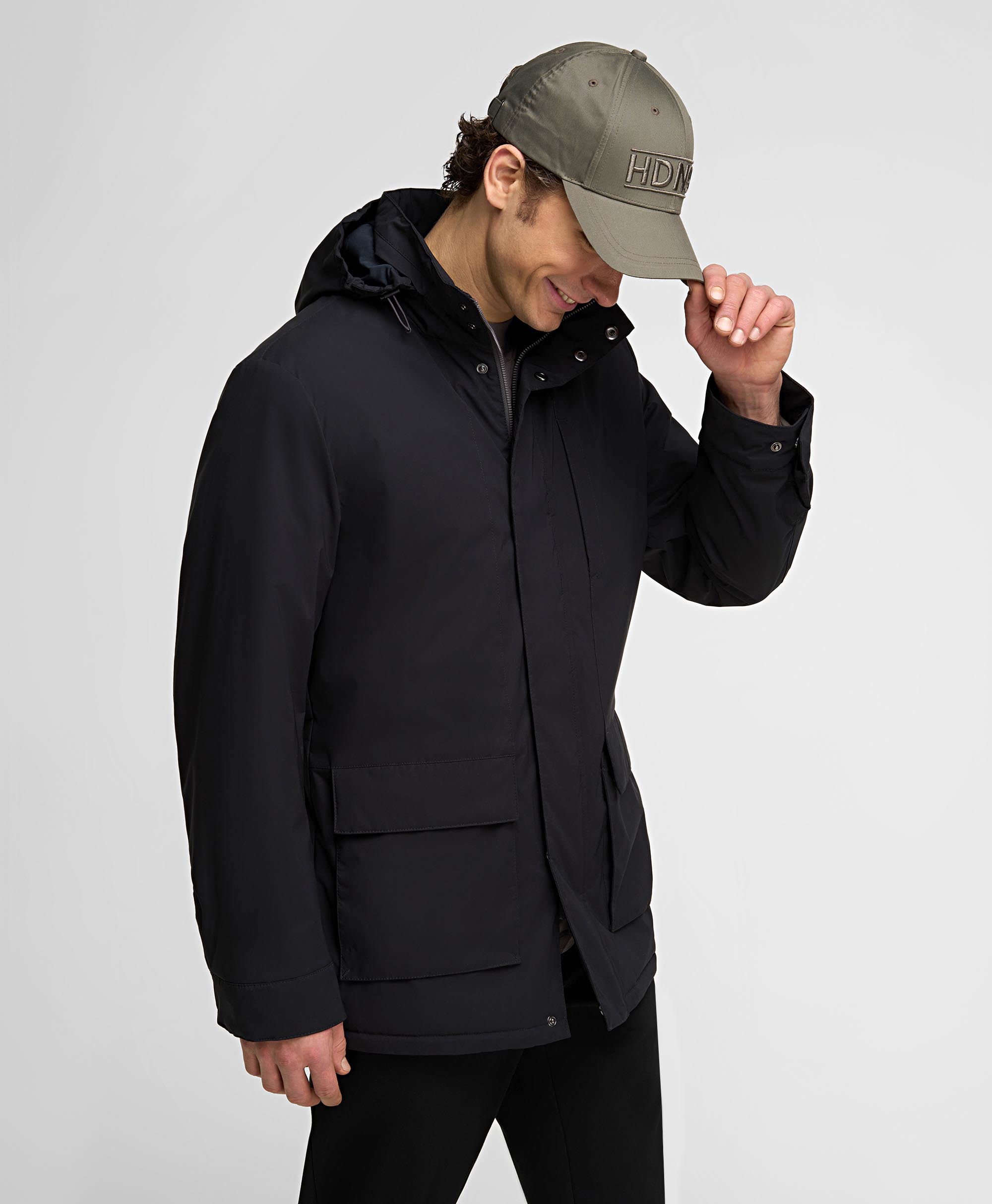 Куртка-ветровка с потайным капюшоном