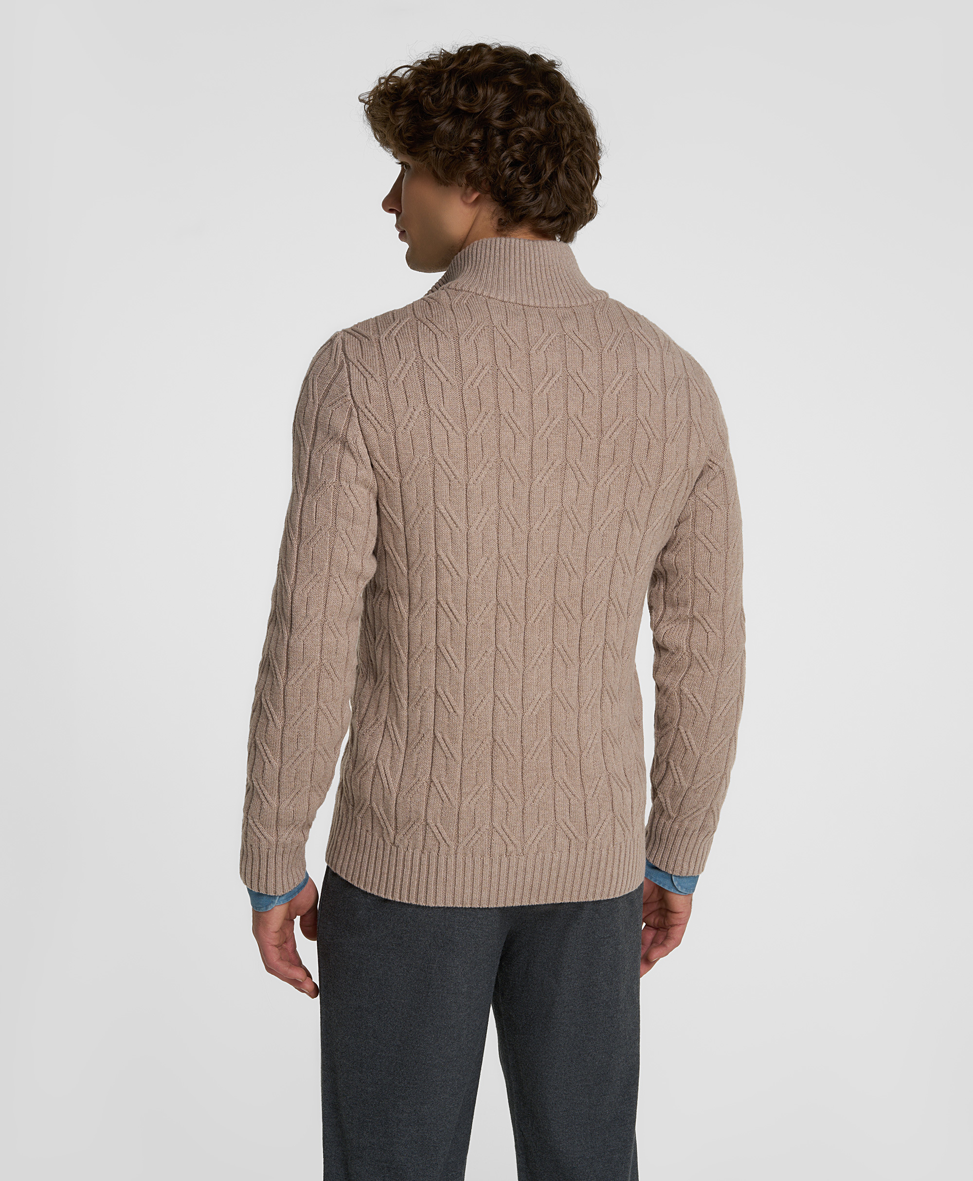 Пуловер трикотажный