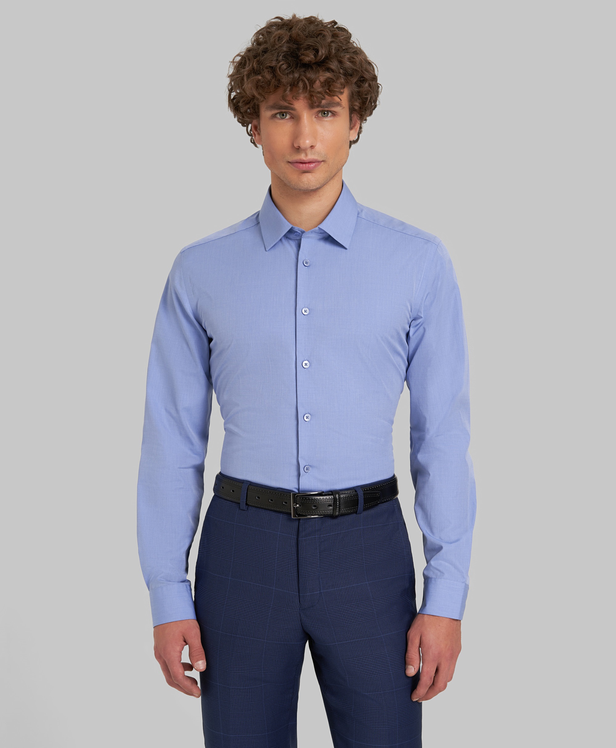 Рубашка хлопковая, легкая в уходе, прилегающий силуэт