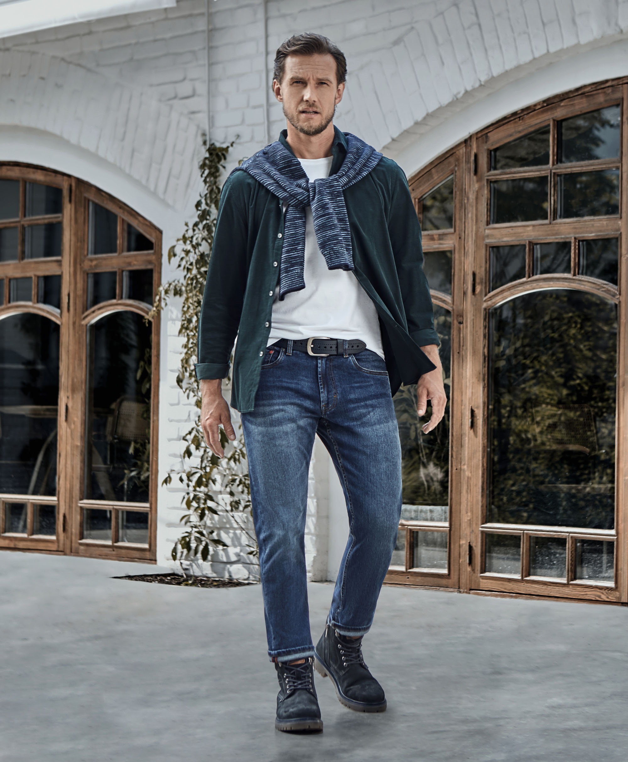 Рубашка вельветовая, полуприлегающий силуэт