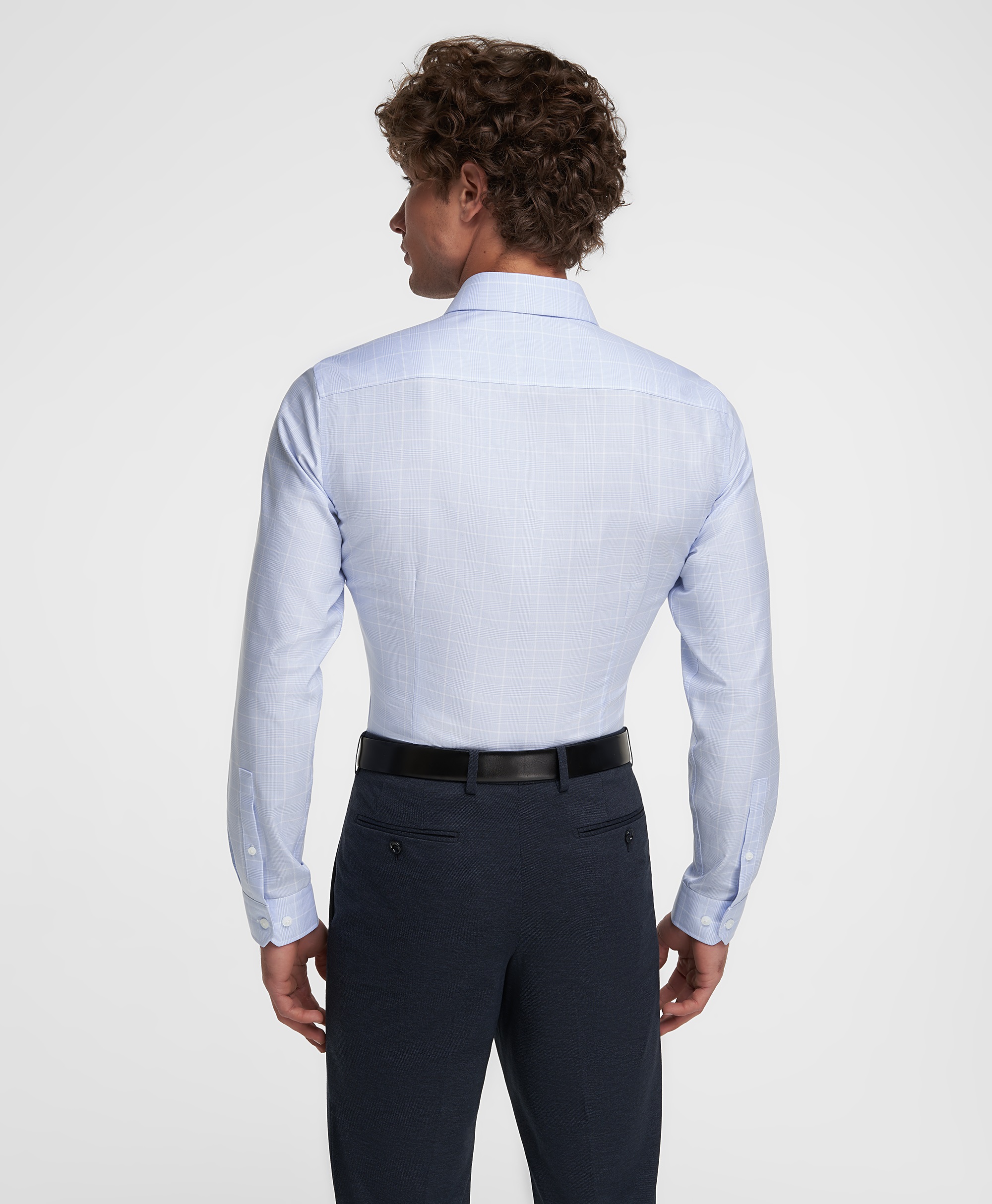 Рубашка хлопковая, не требует утюжки, прилегающий силуэт