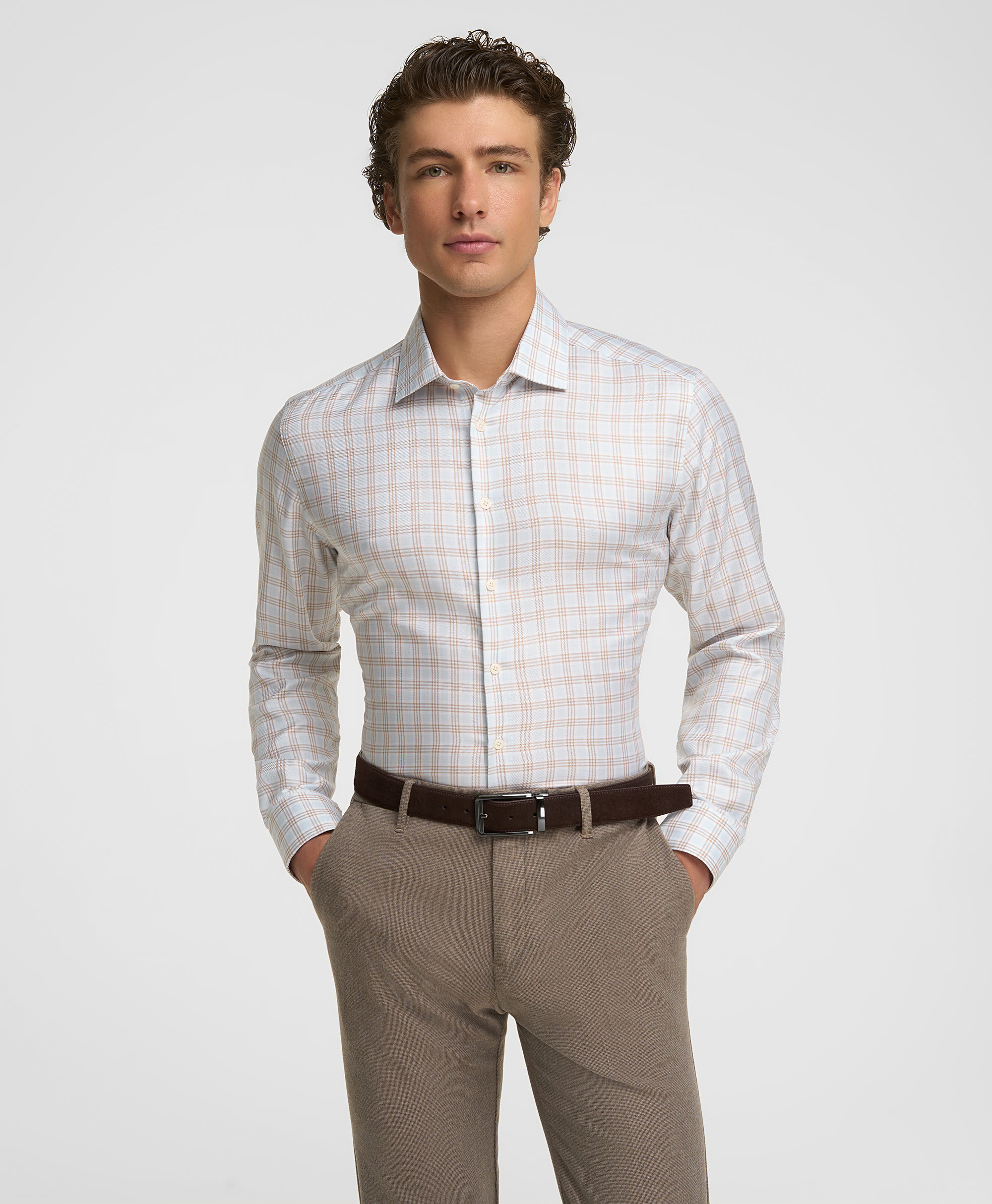 Рубашка хлопковая, не требует утюжки, прилегающий силуэт