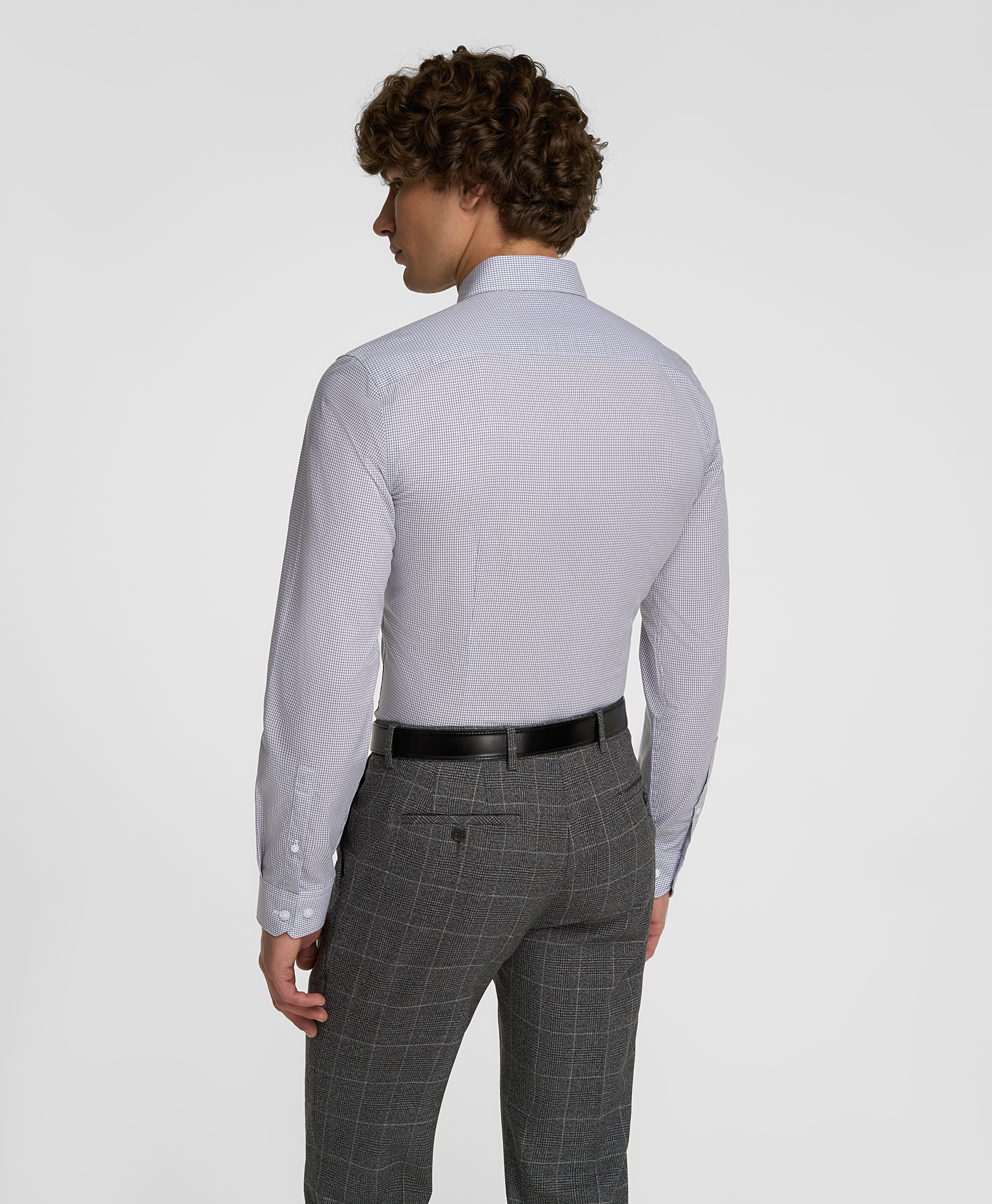 Рубашка хлопковая, легкая в уходе, прилегающий силуэт