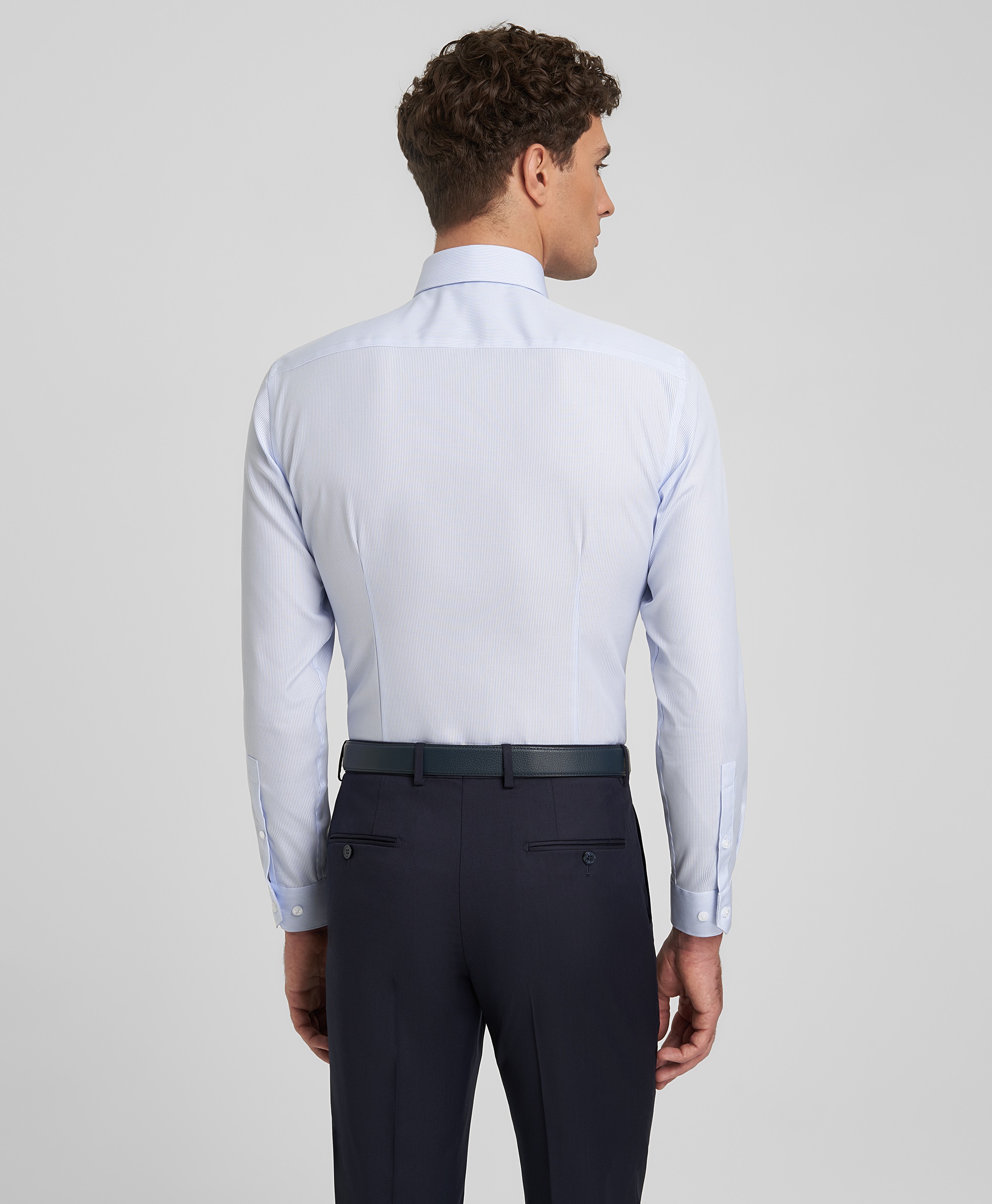 Рубашка хлопковая, не требует утюжки, прилегающий силуэт