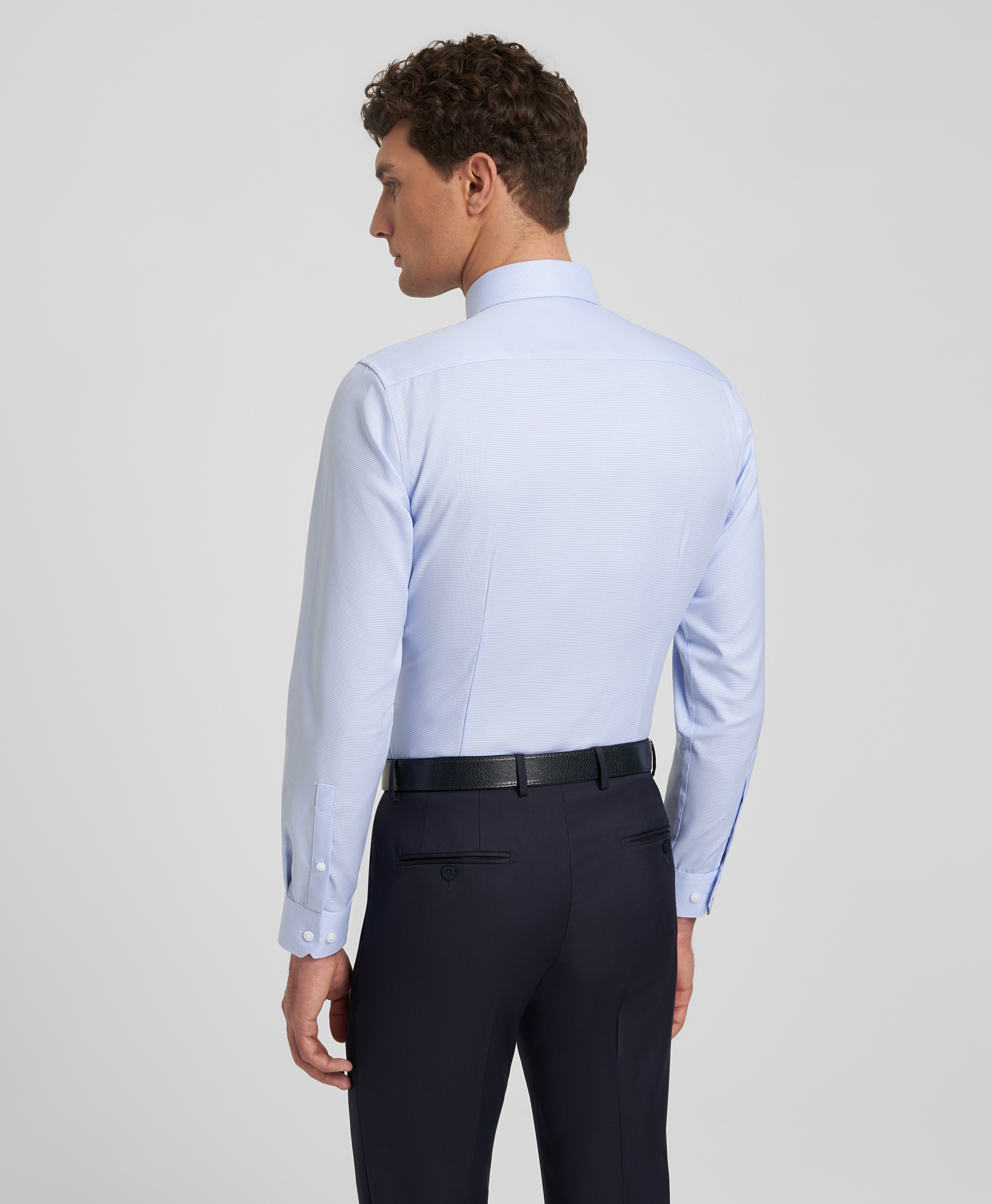 Рубашка хлопковая, не требует утюжки, прилегающий силуэт