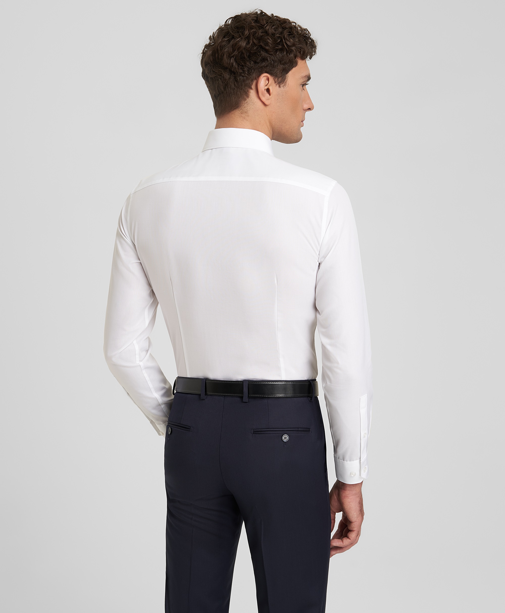 Рубашка хлопковая, не требует утюжки, прилегающий силуэт