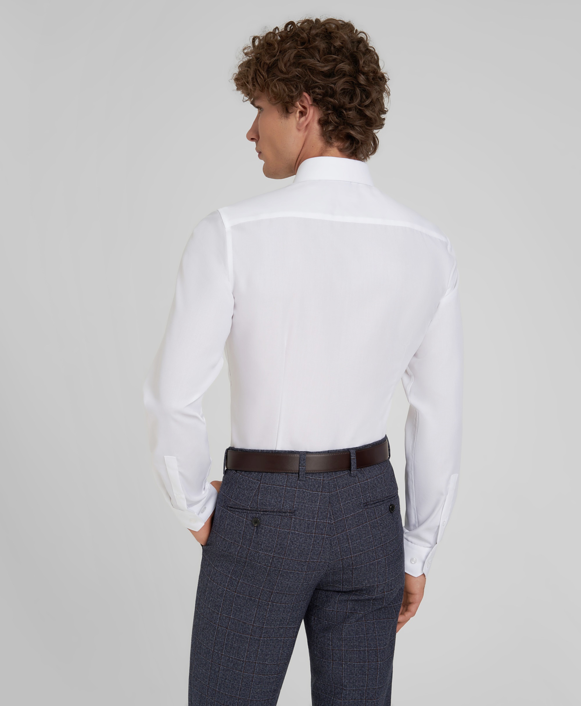 Рубашка хлопковая, не требует утюжки, прилегающий силуэт