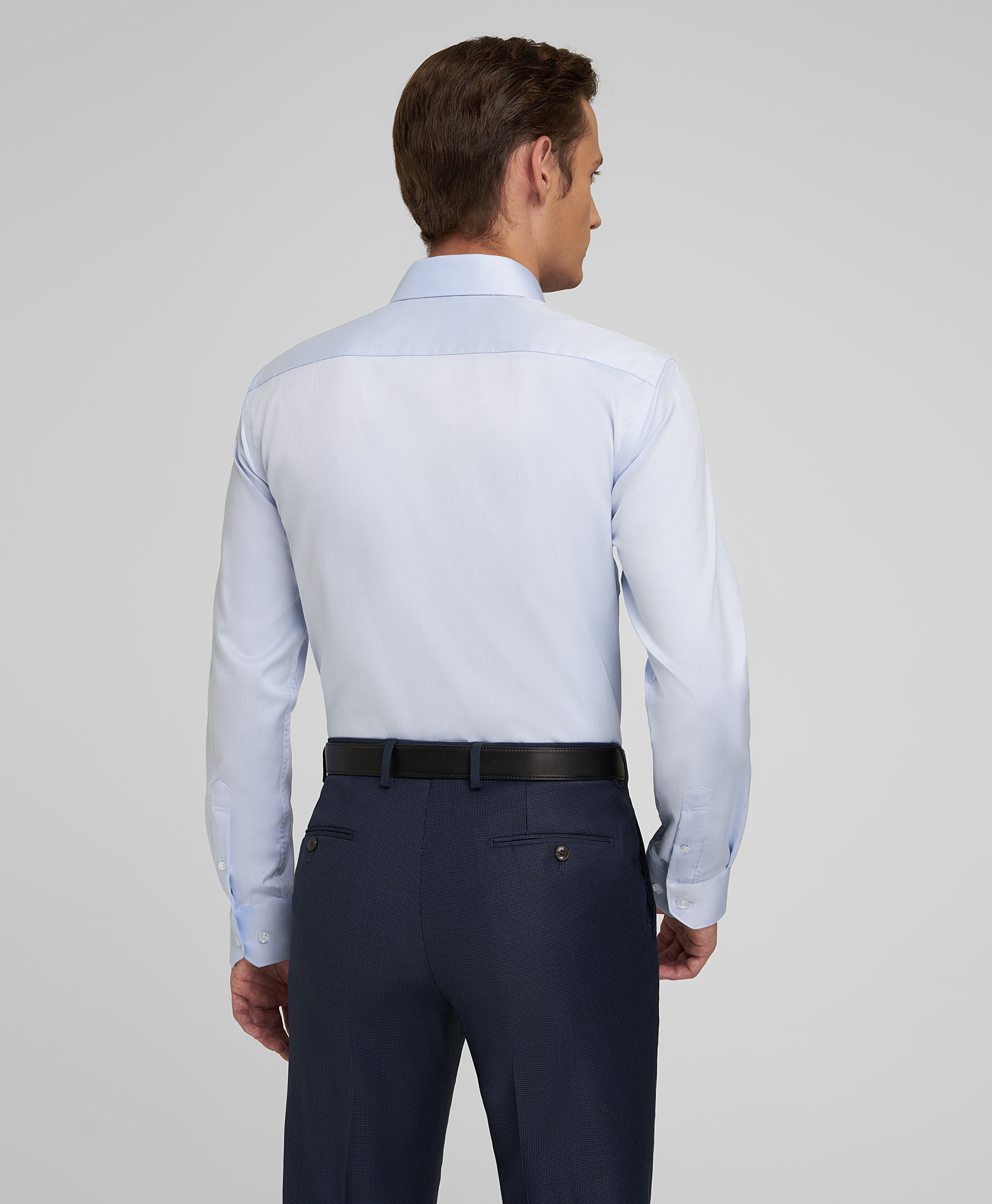 Рубашка хлопковая, легкая в уходе, прямой силуэт