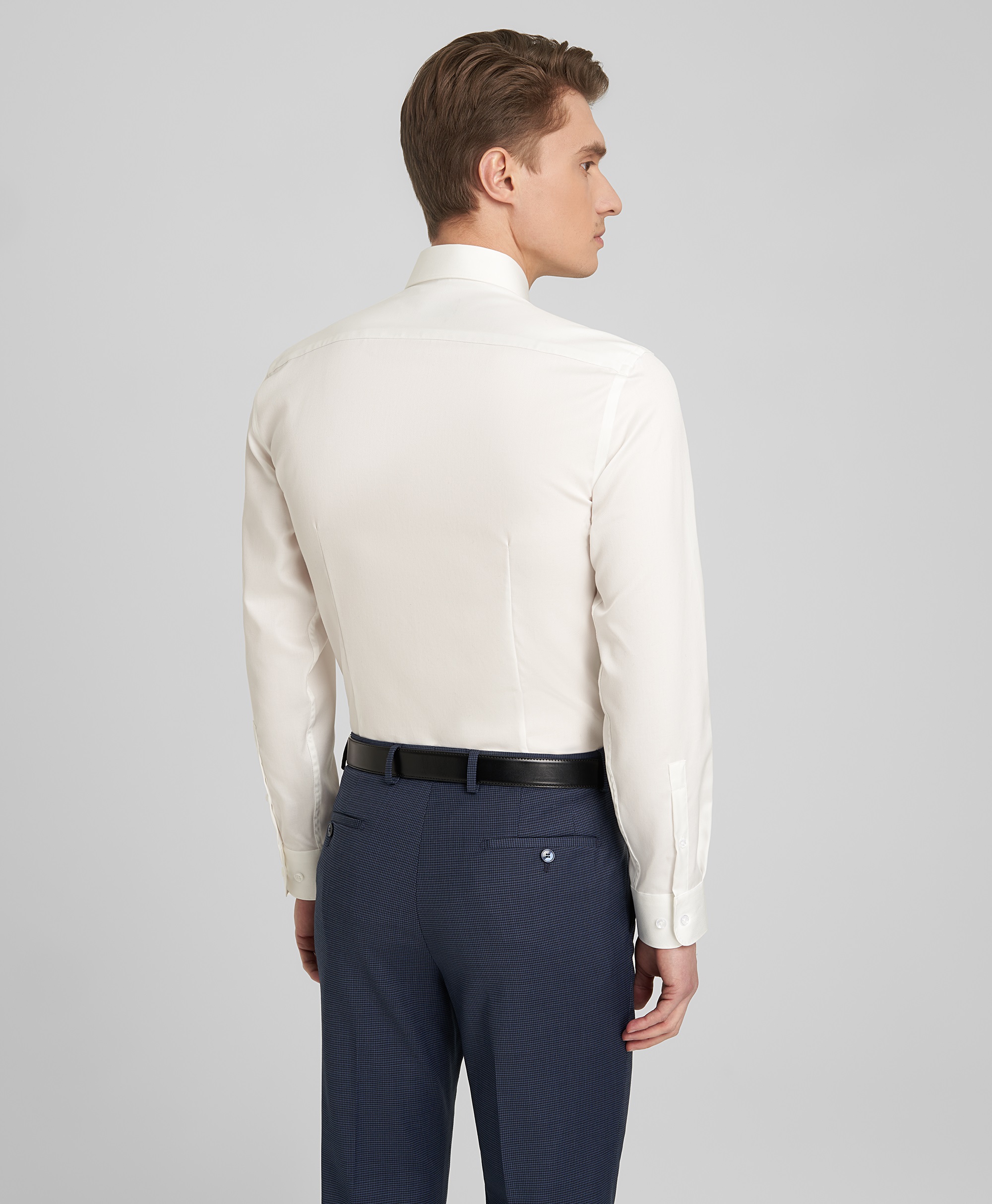 Рубашка хлопковая, легкая в уходе, полуприлегающий силуэт