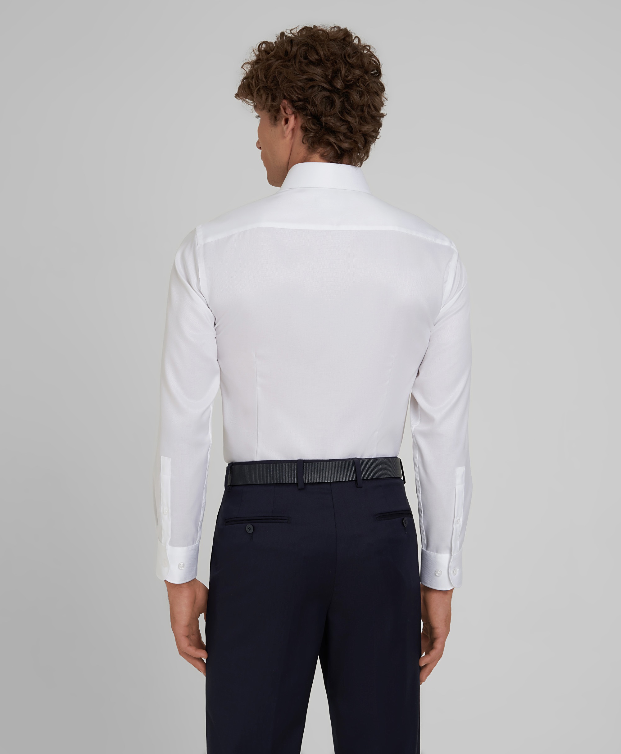 Рубашка хлопковая, легкая в уходе, полуприлегающий силуэт