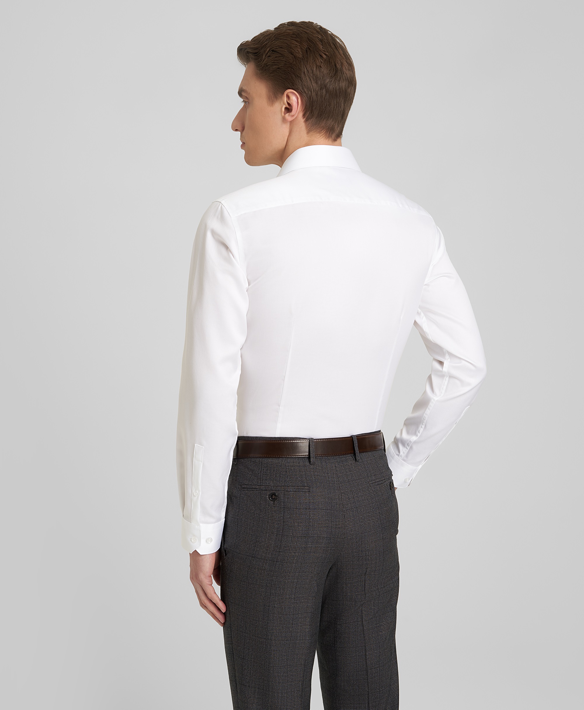 Рубашка хлопковая, легкая в уходе, прилегающий силуэт