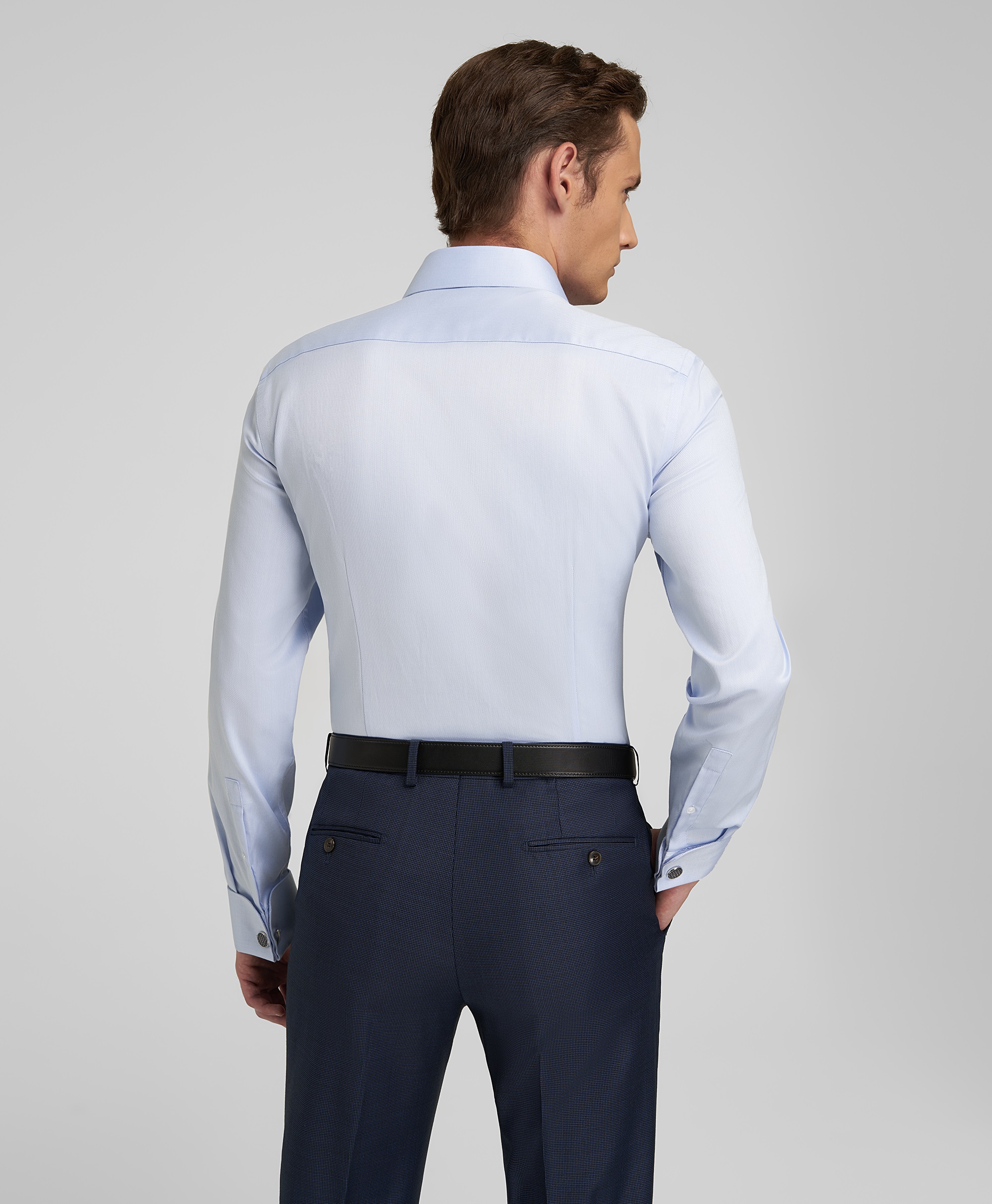 Рубашка хлопковая, легкая в уходе, полуприлегающий силуэт