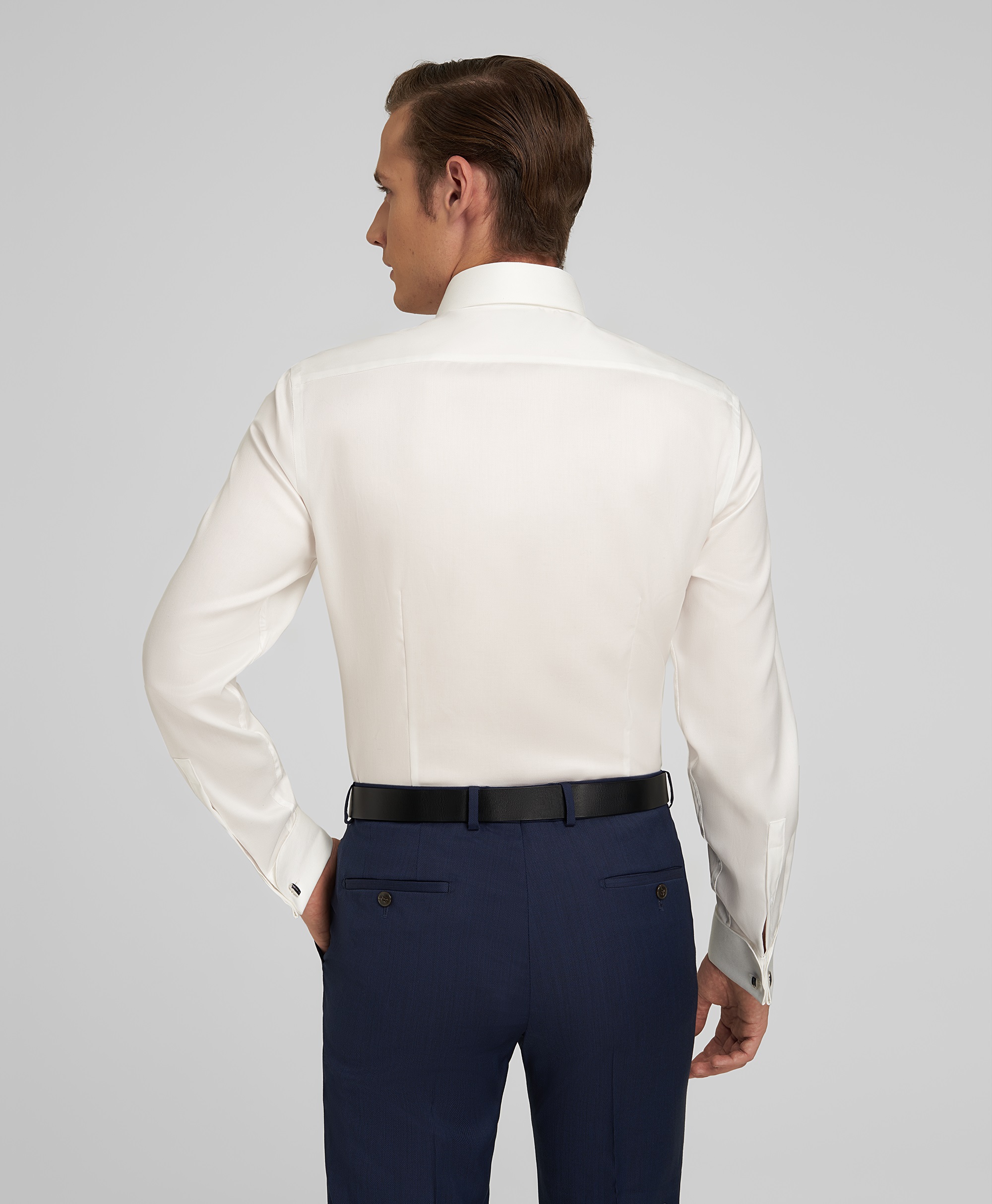 Рубашка хлопковая, легкая в уходе, полуприлегающий силуэт