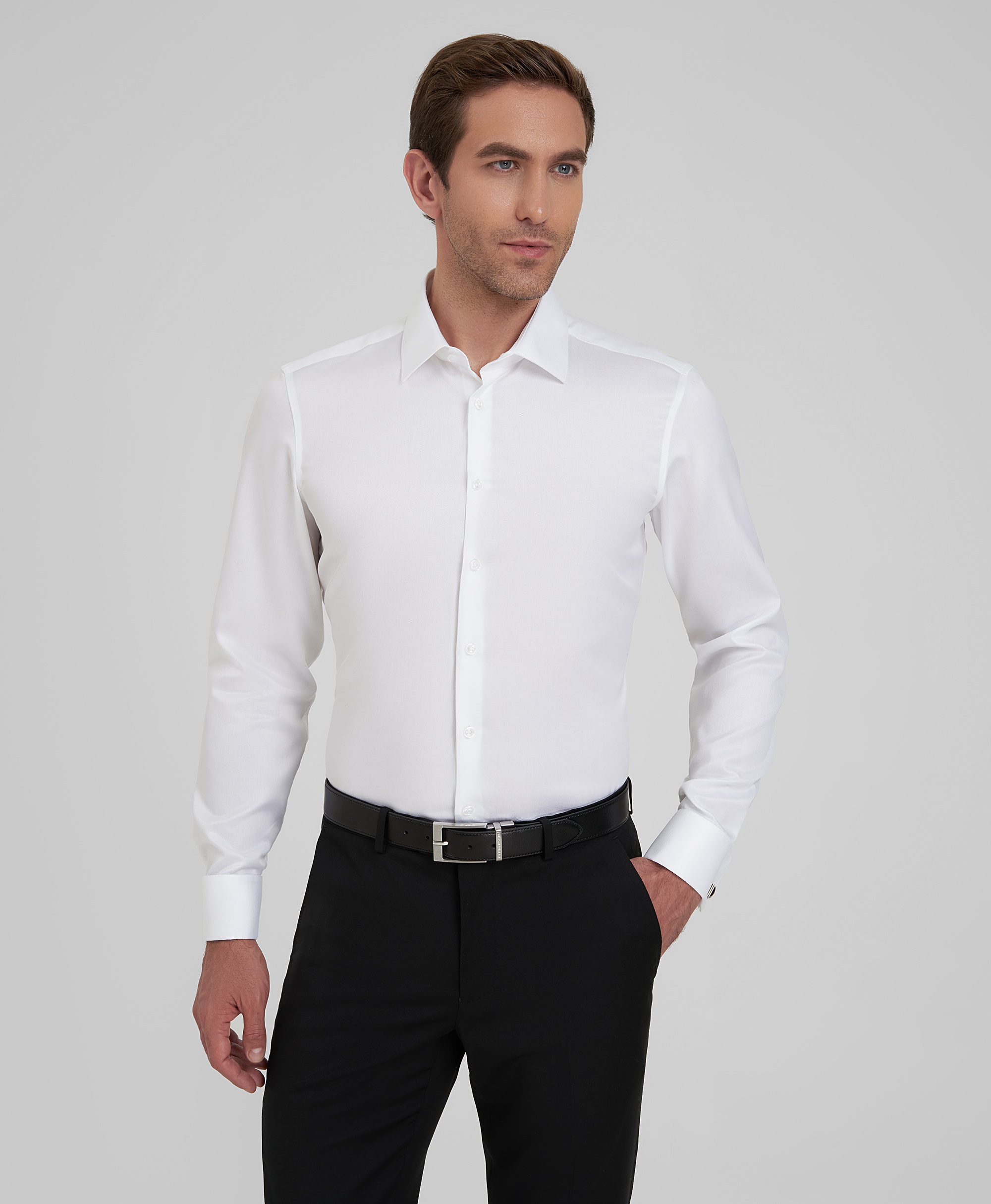 Рубашка хлопковая, легкая в уходе, прилегающий силуэт