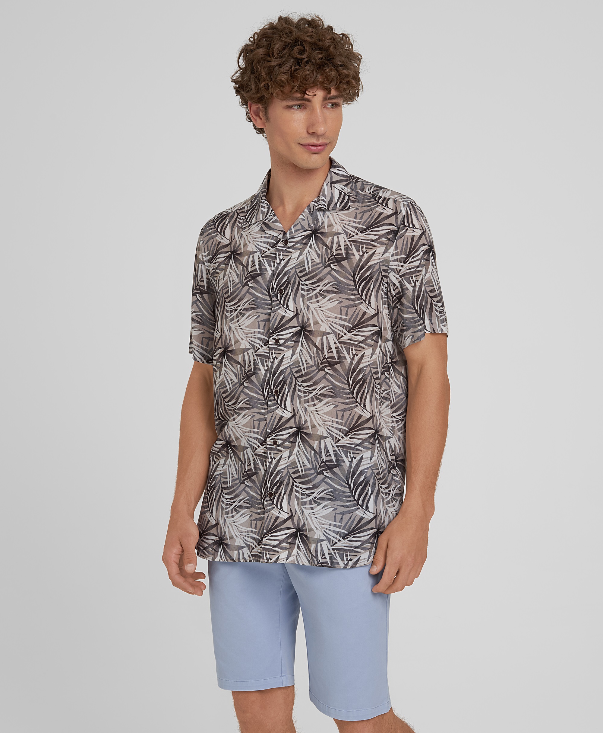 Рубашка из вискозы, полуприлегающий силуэт