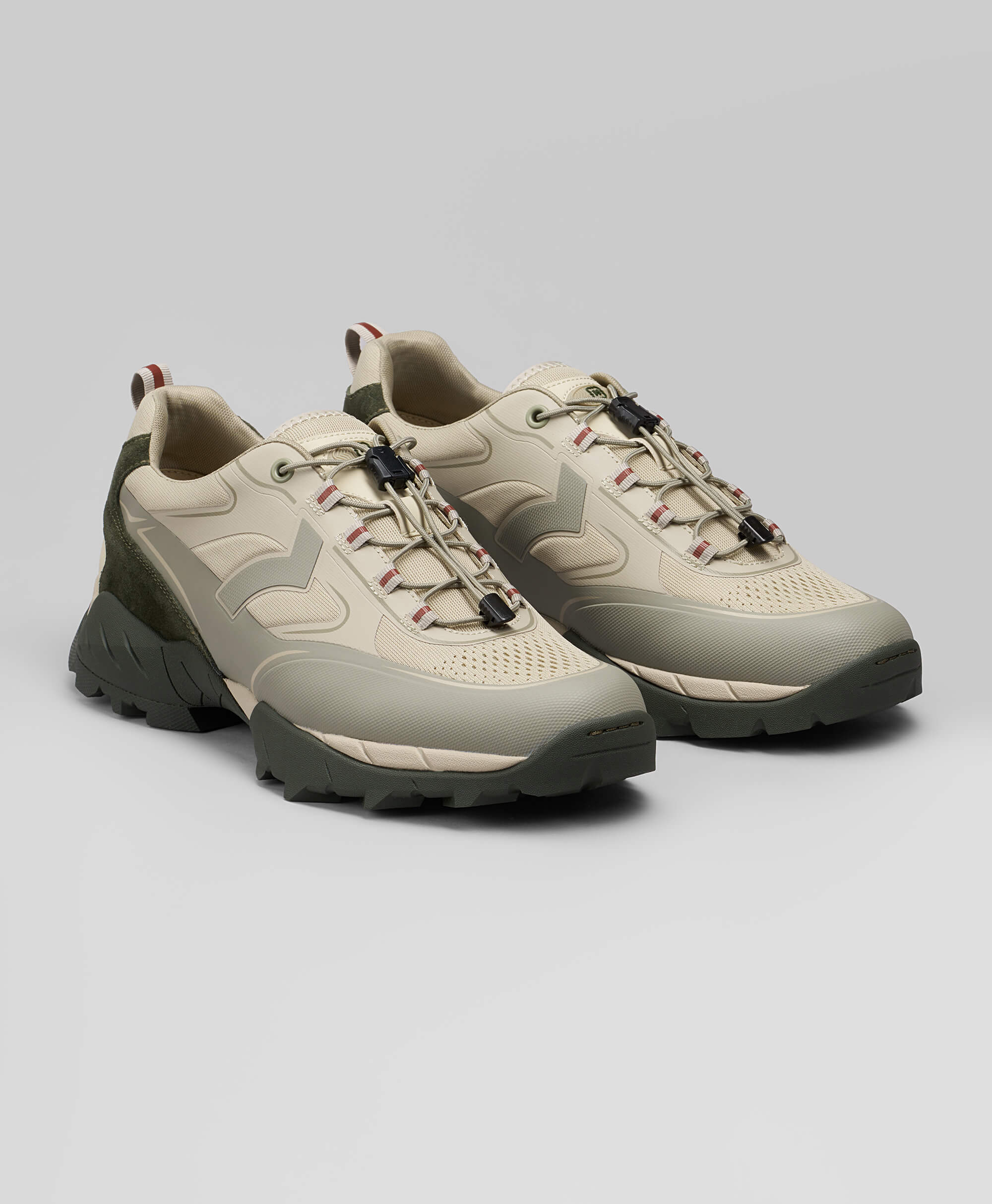 Кроссовки
