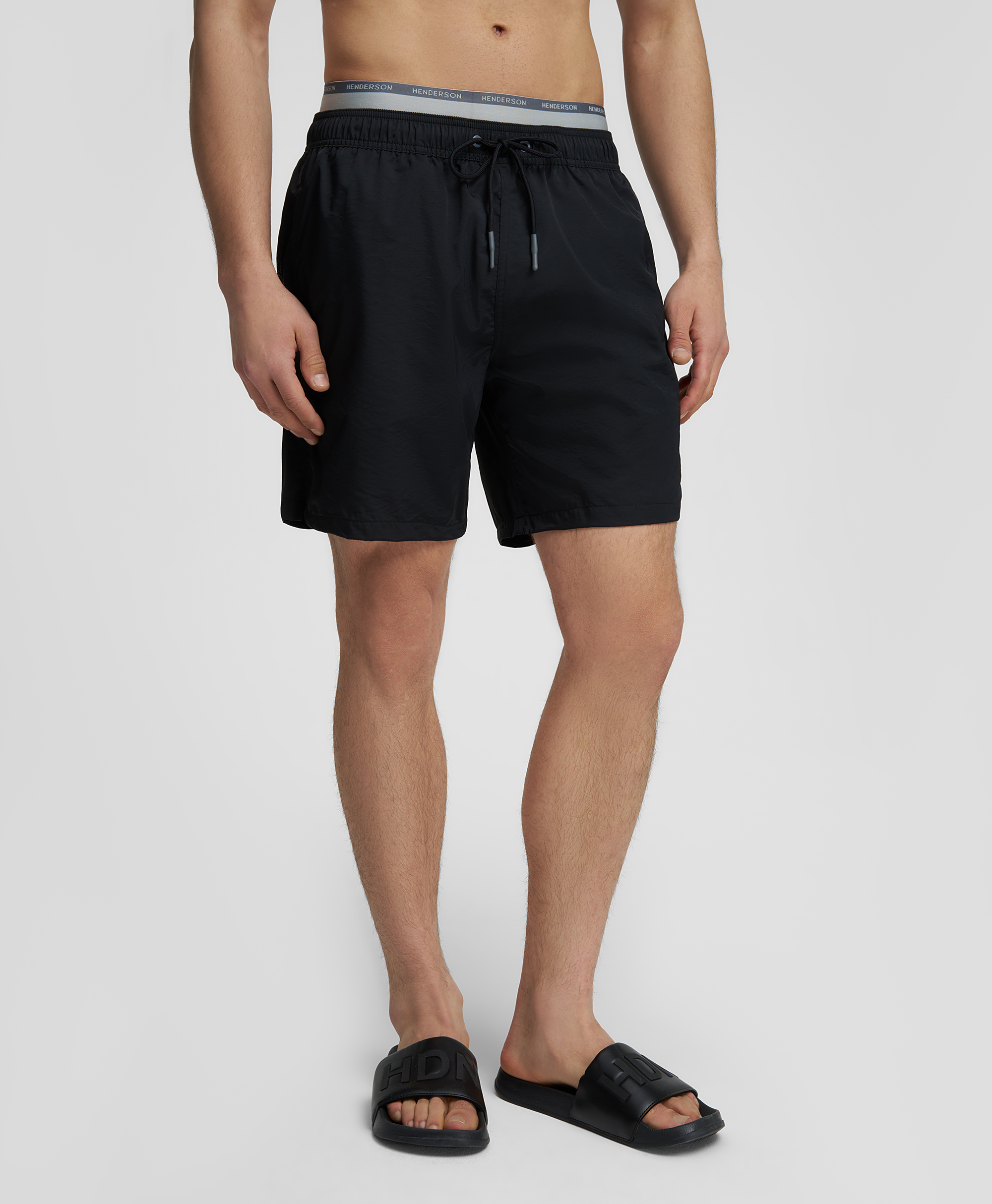 Шорты плавательные