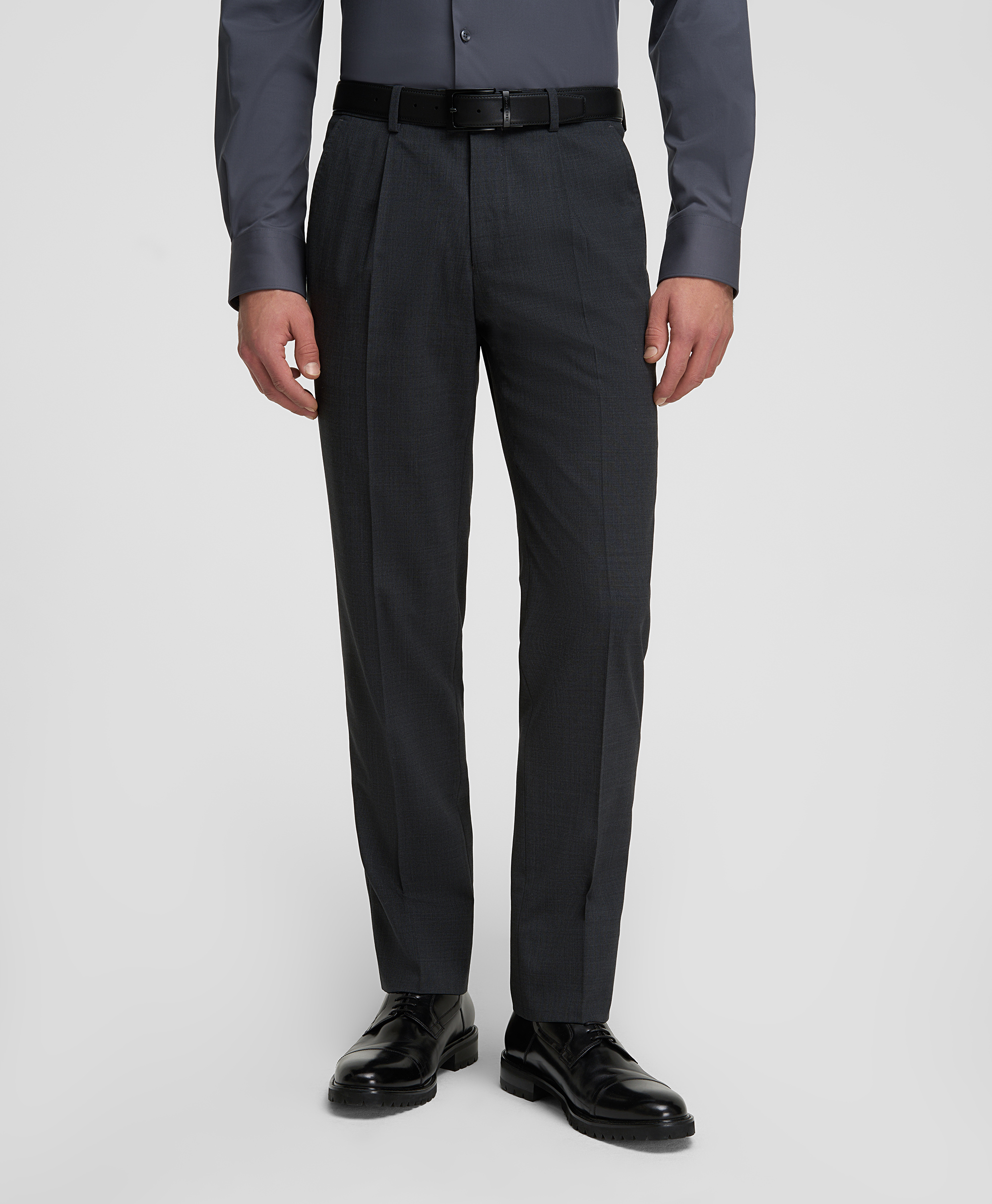 Брюки костюмные из растяжимой шерстяной ткани, прилегающий силуэт